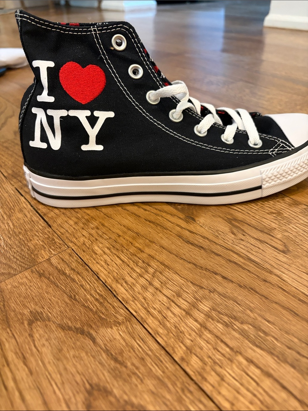 NEW “I ❤️ NY” Converse Black and White High-Top Sneakers with Red Heart Lining